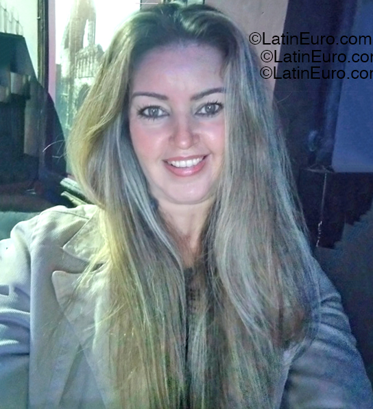 Date this happy Brazil girl Agnes from Rio De Janeiro BR12364