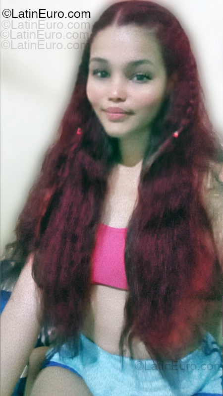 Date this athletic Dominican Republic girl Laura from Santo Domingo DO55144