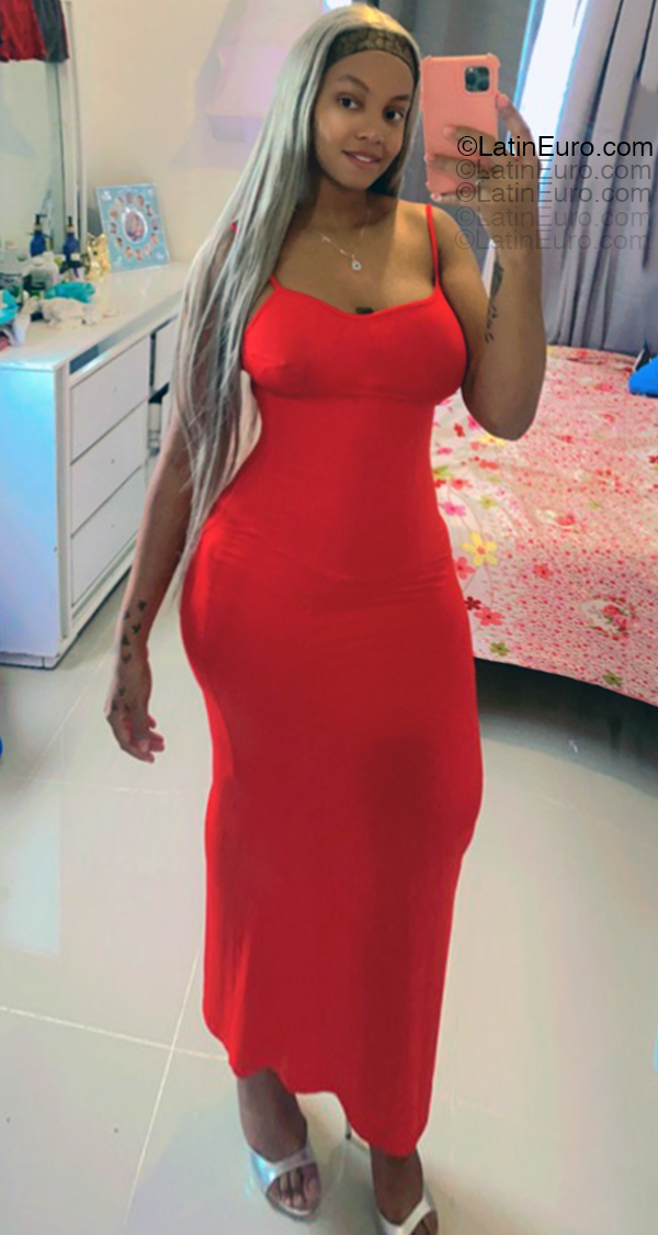 Date this stunning Dominican Republic girl Mayelin Mejia from Santo Domingo DO55214