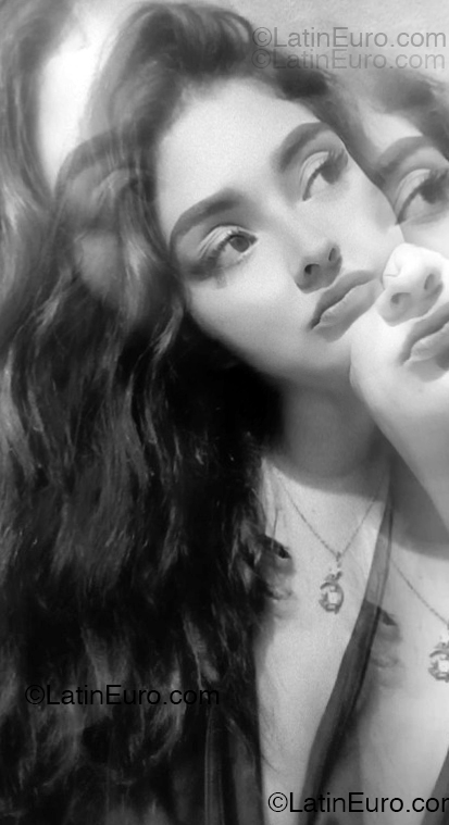 Date this sultry Colombia girl Dannie from Cali CO33400