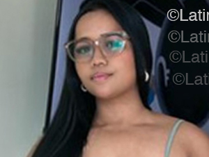Date this athletic Dominican Republic girl Cris from Santiago DO55249