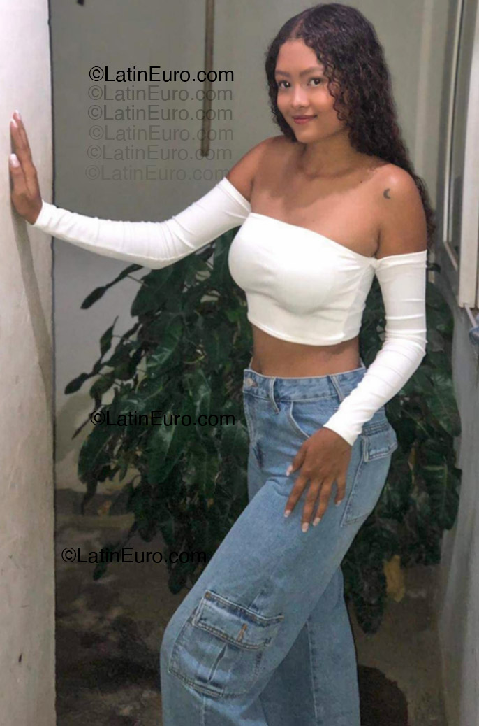 Date this good-looking Colombia girl Liz from Barranquilla CO33407