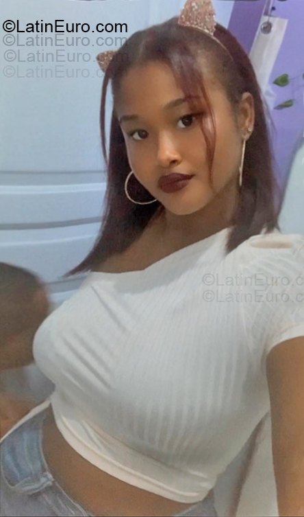 Date this sultry Dominican Republic girl Langie from Santo Domingo DO55346
