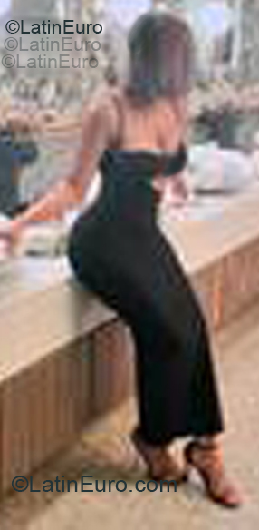 Date this foxy Dominican Republic girl Lisbeth from Santo Domingo DO55367