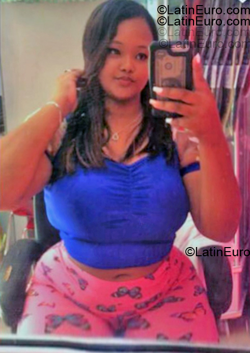 Date this lovely Dominican Republic girl Ana from Santo Domingo DO55373