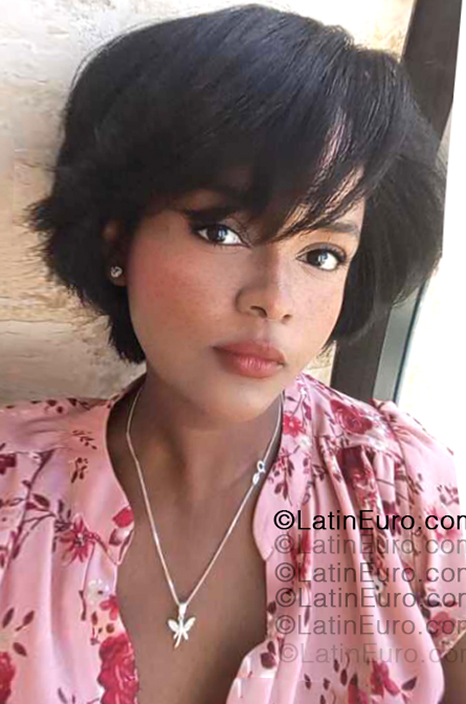 Date this gorgeous Dominican Republic girl Rosmery from Santo Domingo DO55385