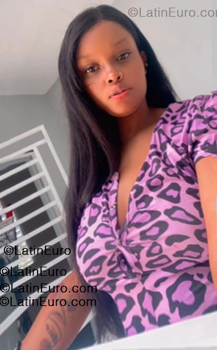 Date this exotic Dominican Republic girl Alezandra from Santo Domingo DO55397