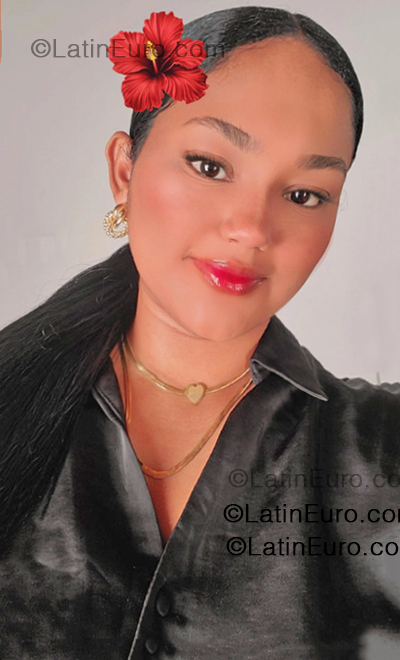 Date this lovely Venezuela girl Fernanda Mirianny from Caracas VE5331
