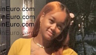 Date this pretty Dominican Republic girl Dayla from Santo Domingo DO55423
