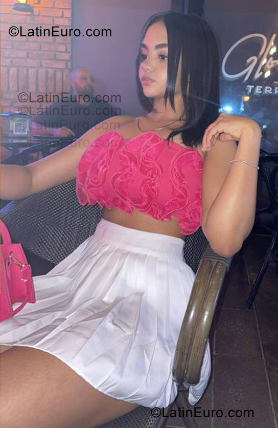 Date this sultry Dominican Republic girl Neny from Santo Domingo DO55433