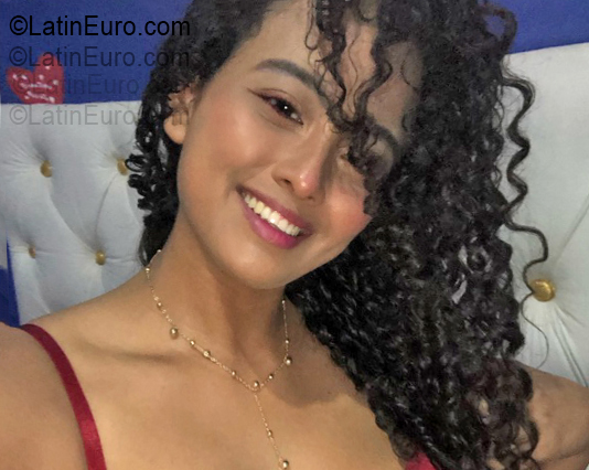 Date this georgeous Venezuela girl Irene from Caracas VE5359
