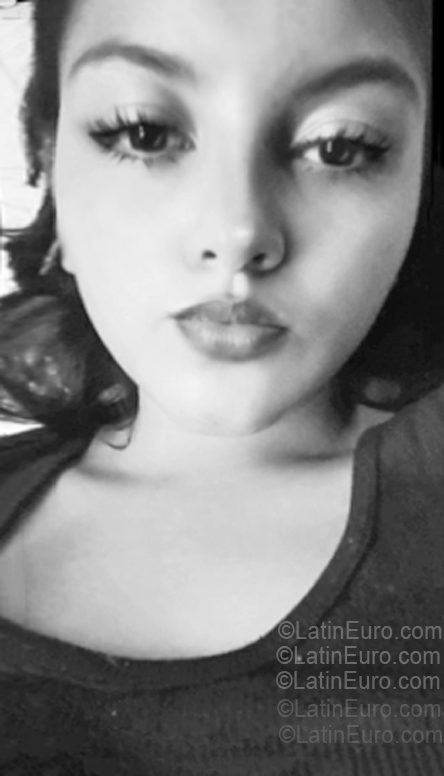 Date this sensual Costa Rica girl Carlita from Limon CR562