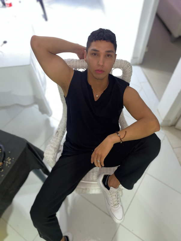 Date this exotic United Kingdom man Juan from London GB1068