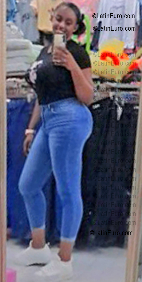 Date this voluptuous Guyana girl Glenda from Guyana GY32