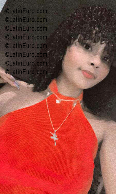 Date this foxy Dominican Republic girl Ays from Santo Domingo DO55642
