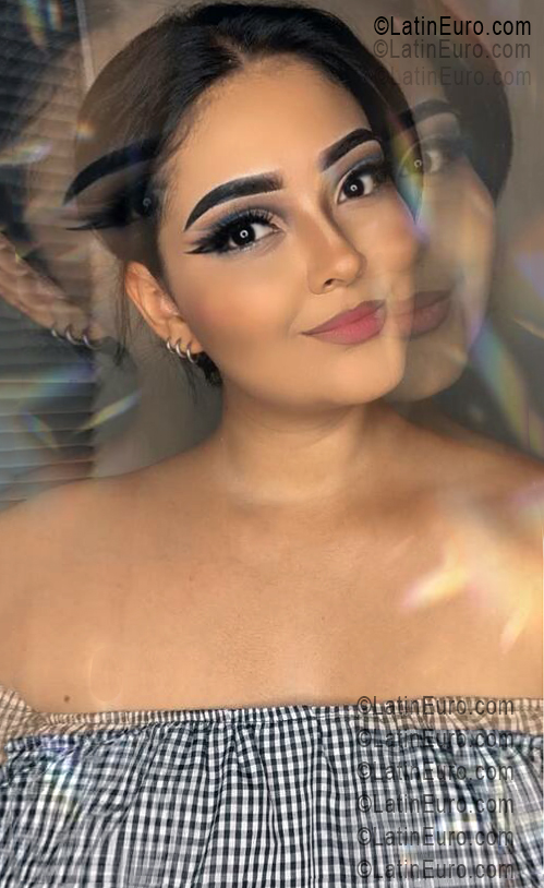 Date this funny Colombia girl Leidy from Cali CO33537