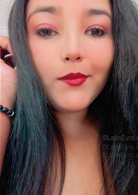 Date this voluptuous Colombia girl Genesis from Barranquilla CO33538