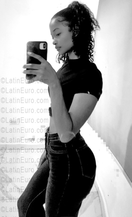 Date this pretty Dominican Republic girl Jade from Santo Domingo DO55667