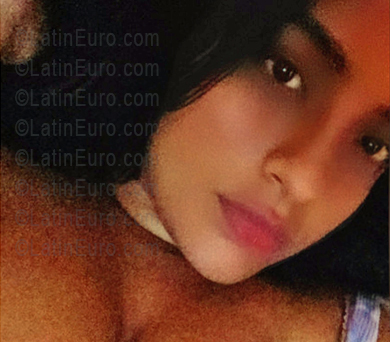 Date this sensual Dominican Republic girl Yulisy from Santo Domingo DO55732