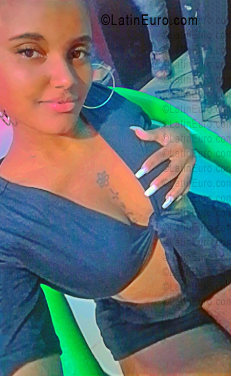 Date this charming Dominican Republic girl Rebeca from Santo Domingo DO55743