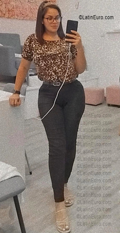 Date this charming Panama girl Yulianis from Panama City PA1425