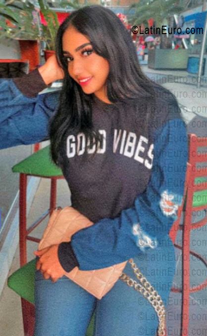 Date this stunning Dominican Republic girl Karina from Santiago DO55812