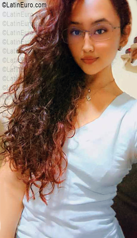 Date this nice looking Colombia girl Tali from Medellin CO33564