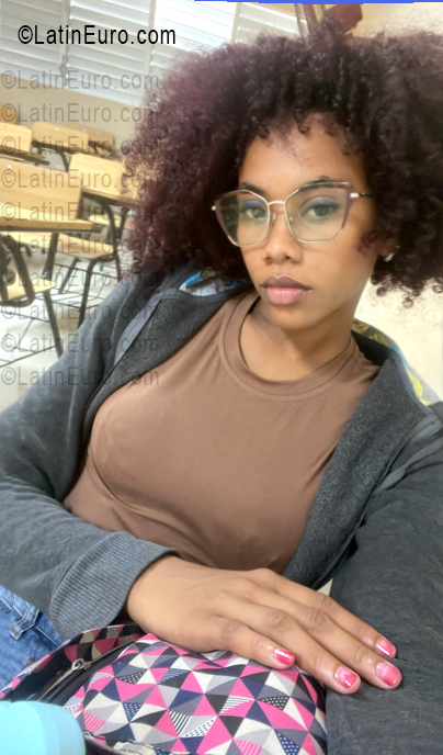 Date this passionate Dominican Republic girl Daniela from Santo Domingo DO56986