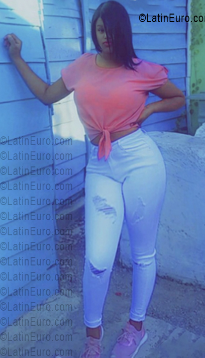 Date this sultry Dominican Republic girl Crismary from Puerto Plata DO55854