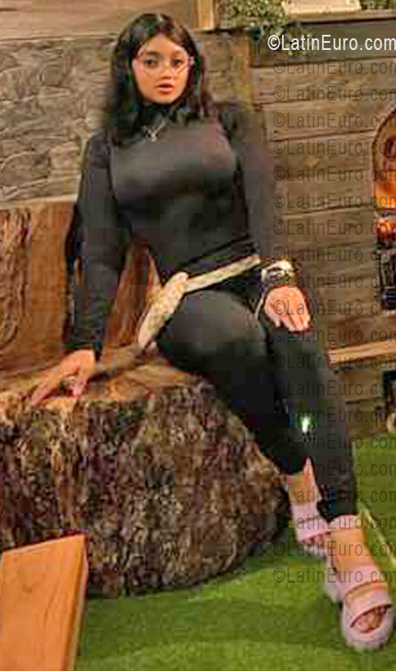 Date this cute Dominican Republic girl Daniela from Santo Domingo DO57004