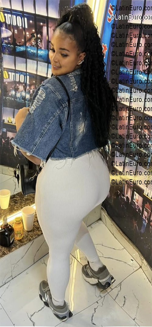 Date this fun Dominican Republic girl Darela from Santo Domingo DO55905