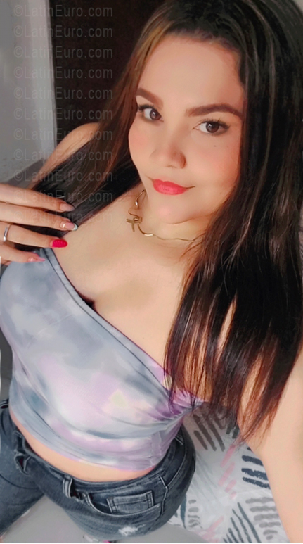 Date this gorgeous Colombia girl Mati from Sahagun CO33601