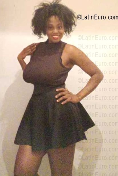 Date this athletic Colombia girl Karito from Bogota CO33605