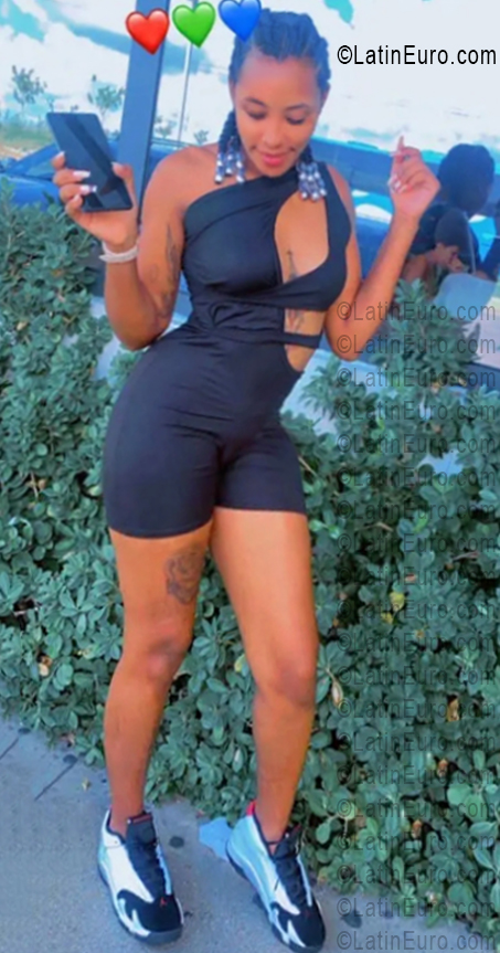 Date this pretty Dominican Republic girl Ivelis from Santo Domingo DO55974