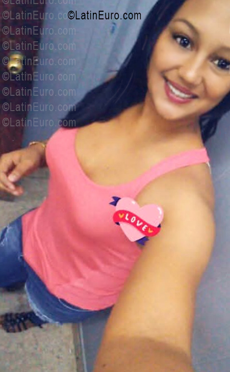 Date this hot Dominican Republic girl Jasmin from Santiago DO55979
