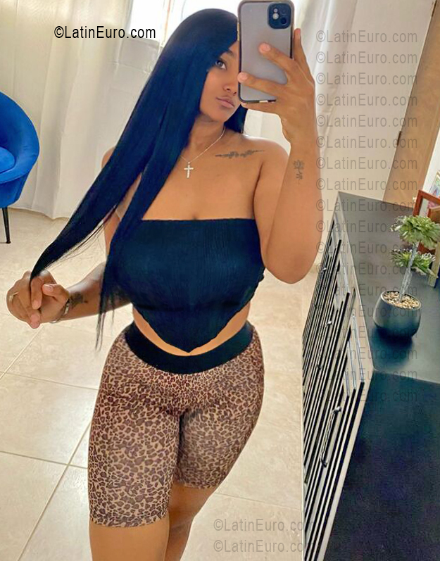 Date this gorgeous Dominican Republic girl Debie from Santiago DO56026