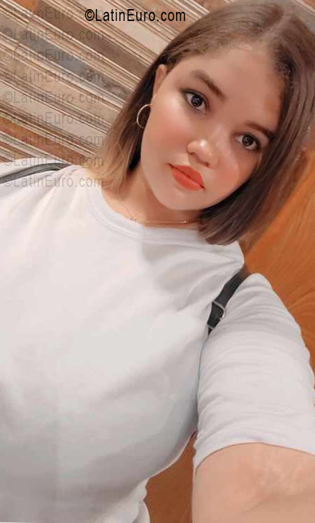 Date this funny Dominican Republic girl Florimel from Santiago DO56053