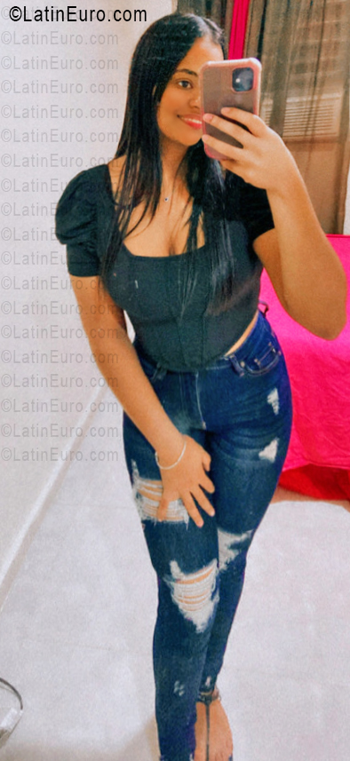 Date this tall Dominican Republic girl Vitaly from Moca DO56085