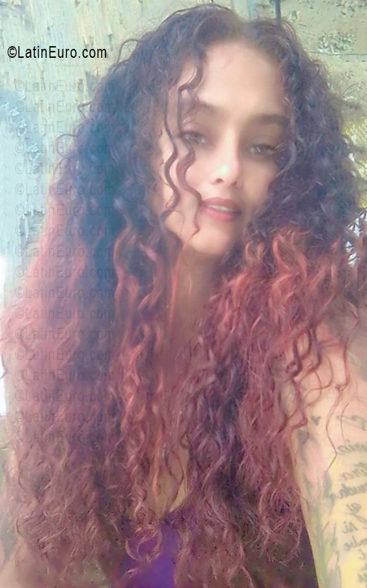 Date this attractive Dominican Republic girl Ana from Santo Domingo DO56086