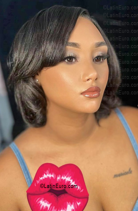 Date this hot Dominican Republic girl Maricela from Santo Domigo DO56095