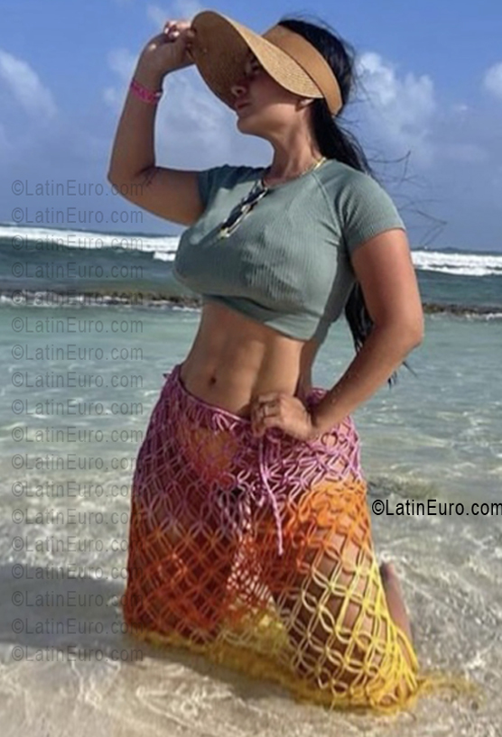 Date this good-looking Colombia girl Lizeth from Cali CO33762