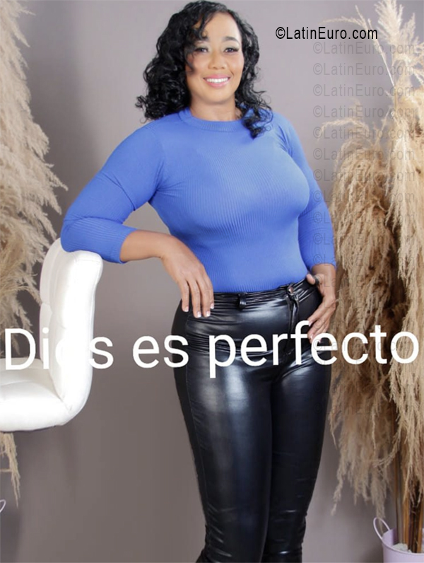 Date this delightful Dominican Republic girl Midaly from Nagua DO56134