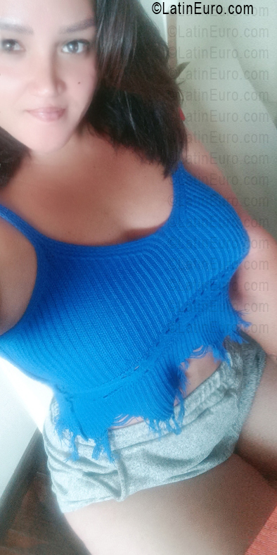 Date this sensual Venezuela girl Ali from Caracas VE5450