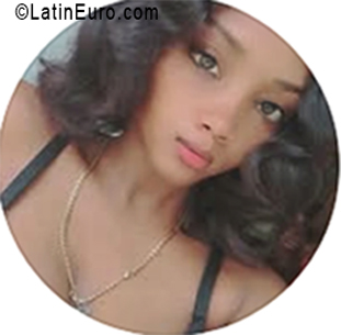 Date this nice looking Dominican Republic girl Mara from Santo Domingo DO56136