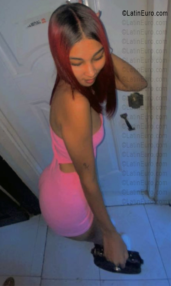 Date this georgeous Dominican Republic girl Letizia from Santo Domingo DO56172