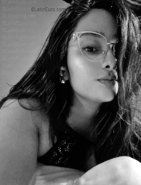 Date this tall Nicaragua girl Xilo from Managua NI330