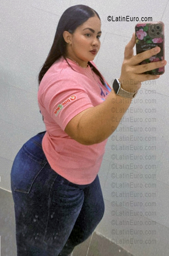 Date this tall Dominican Republic girl Ingrid from San Francisco De Macoris DO56296