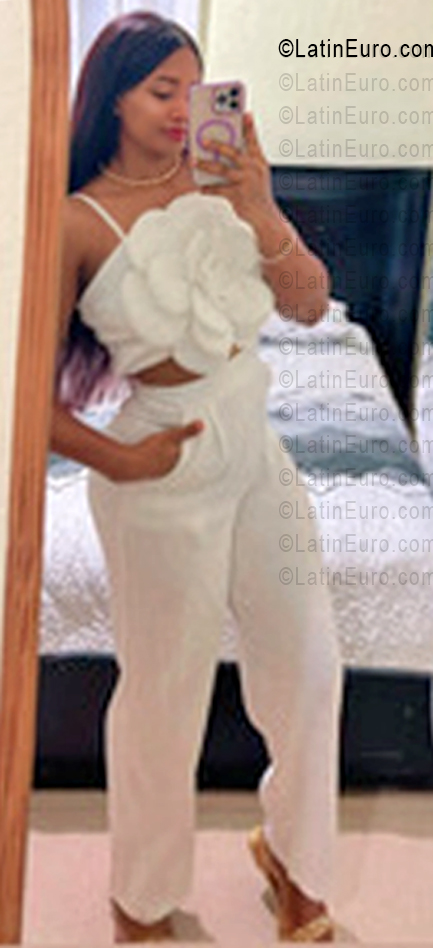 Date this delightful Dominican Republic girl Karina from La Romana DO56301