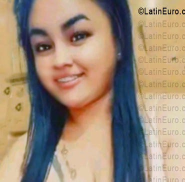 Date this happy Venezuela girl Amy from Valencia VE5622