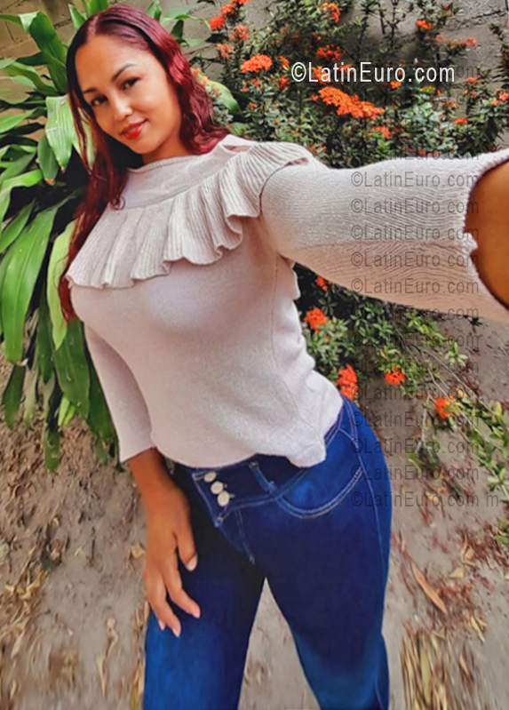 Date this voluptuous Venezuela girl Isabel from Caracas VE5624
